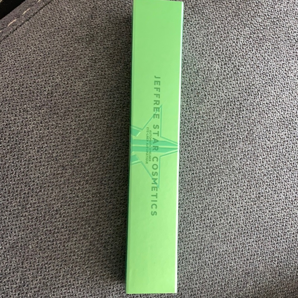 Eye liner